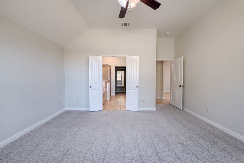 Photo 4 of 19 of 120 Donna Cir, Granbury, TX