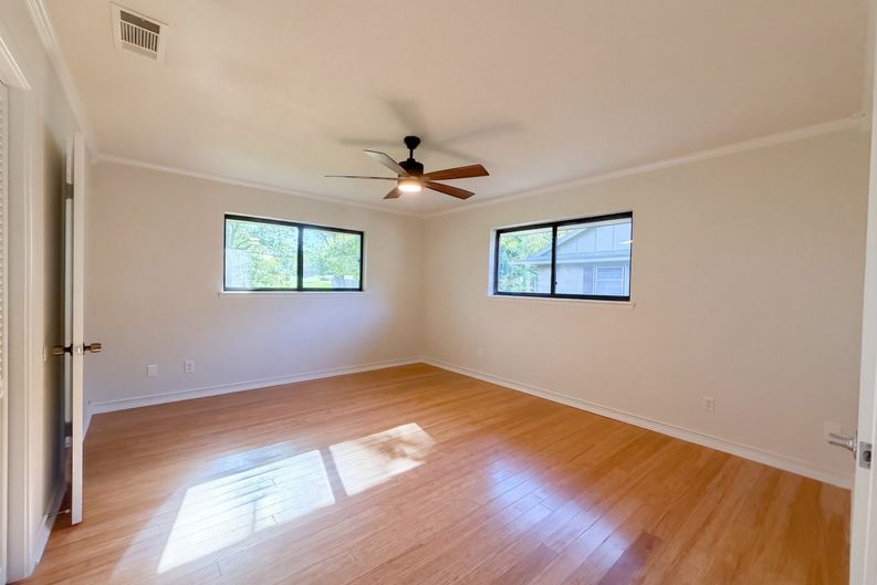 Photo 11 of 19 of 607 Turtle Creek Dr, Greenville, TX