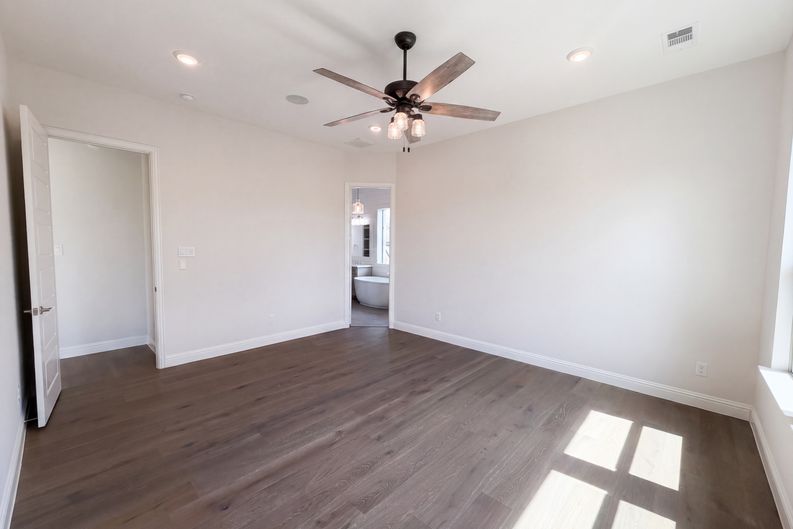 Photo 4 of 37 of 11509 Misty Ridge Dr, Roanoke, TX