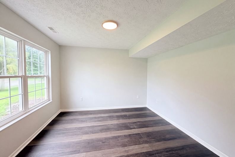 Photo 7 of 25 of 4213 Mallard Dr, Batavia, OH