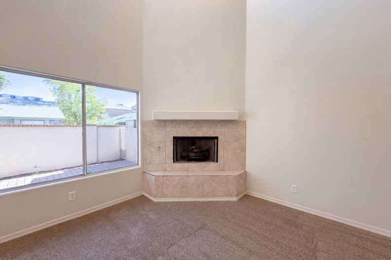 Photo 3 of 33 of 4202 N 21st St, Phoenix, AZ