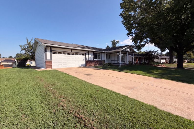 Photo 25 of 27 of 12132 Jerries Ln, Florissant, MO
