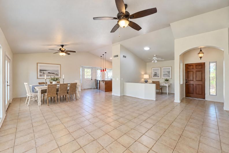 Photo 13 of 25 of 7746 W Wahalla Ln, Glendale, AZ