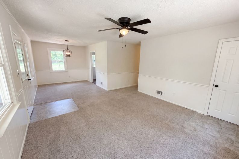 Photo 8 of 16 of 314 Langston Dr, Greenville, SC