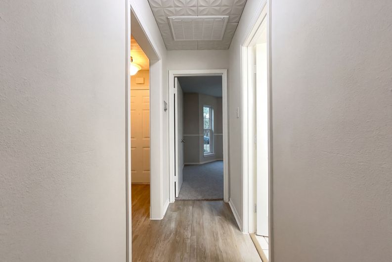 Photo 9 of 16 of 2175 Timberleaf Cir, Ingleside, TX