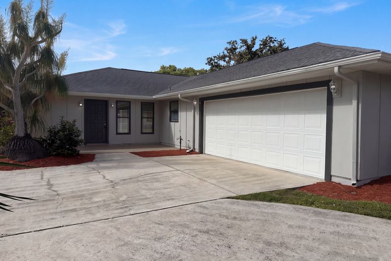 Photo 11 of 21 of 8022 Timber Lake Ln, Sarasota, FL