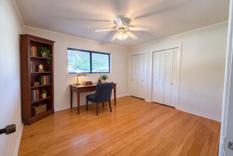 Photo 10 of 19 of 607 Turtle Creek Dr, Greenville, TX