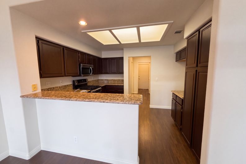 Photo 5 of 27 of 5404 La Patera Ln, Las Vegas, NV