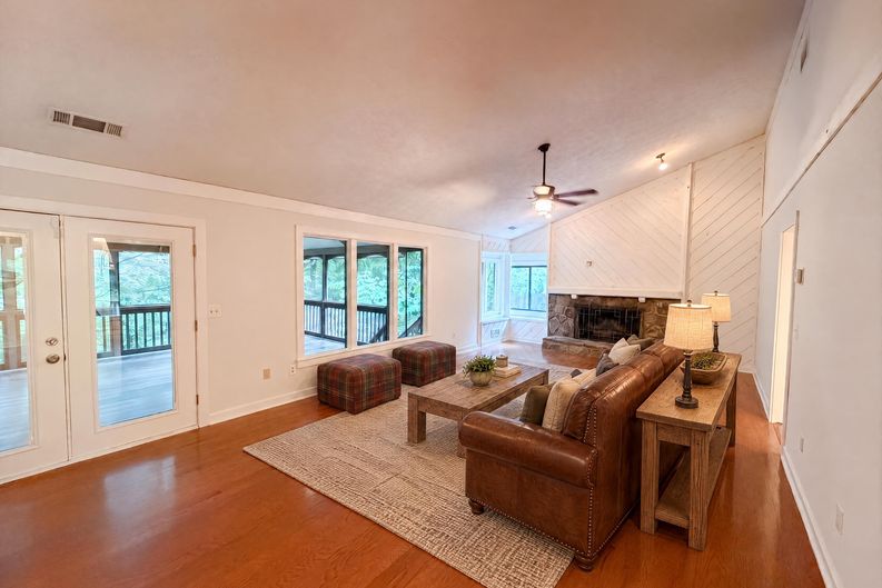 Photo 3 of 53 of 4958 Scotts Creek Trl, Peachtree Corners, GA