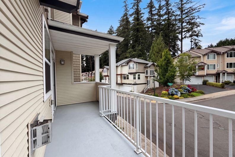 Photo 5 of 26 of 15485 SW Sparrow Loop, Beaverton, OR