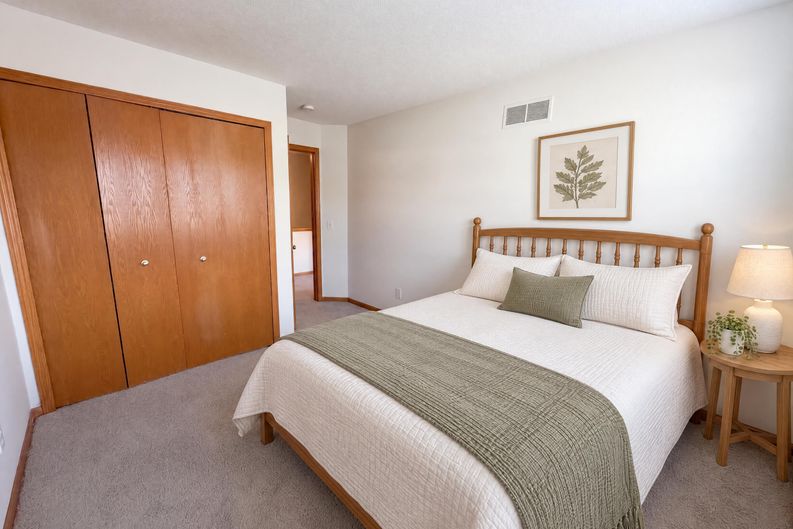 Photo 10 of 17 of 11544 Elmwood Ave N, Champlin, MN