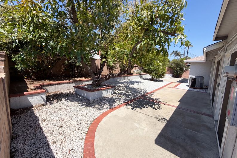 Photo 32 of 33 of 1007 E Citrus Edge St, Azusa, CA