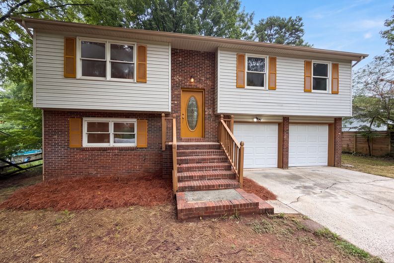 Photo 25 of 28 of 6409 Tivoli Ct, Charlotte, NC