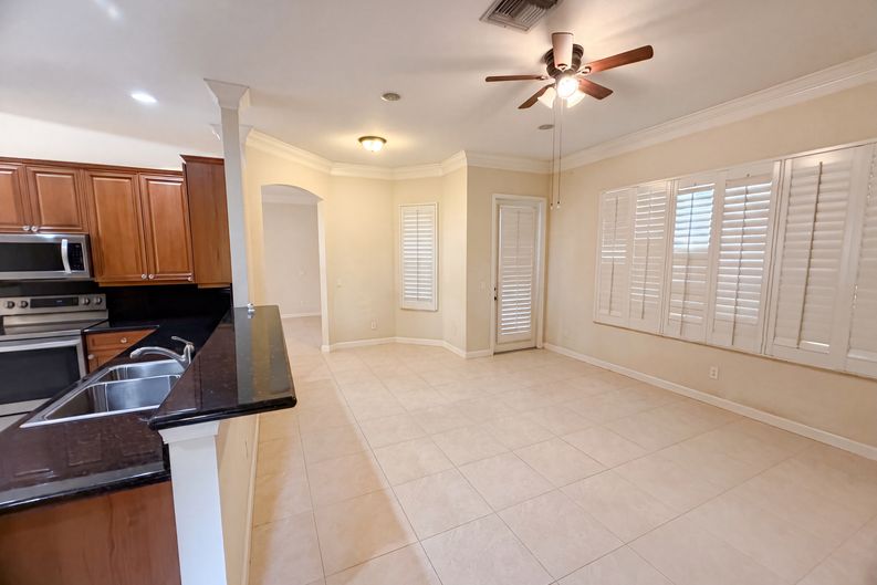Photo 24 of 30 of 424 NW Dover Ct, Port Saint Lucie, FL