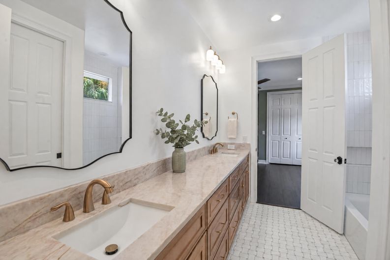 Photo 32 of 62 of 5105 W Neptune Way, Tampa, FL