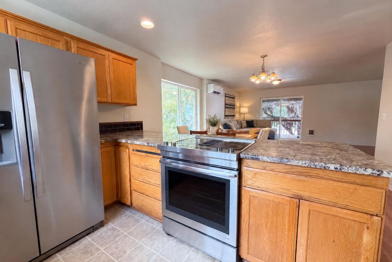 Photo 7 of 21 of 12103 SE Harold St, Portland, OR
