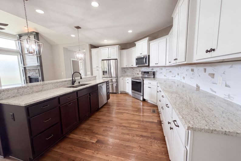 Photo 8 of 24 of 2155 Savage Creek Dr, Springfield, TN