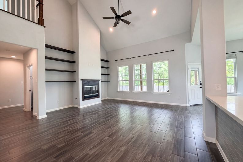 Photo 3 of 24 of 40406 Mostyn Dr, Magnolia, TX