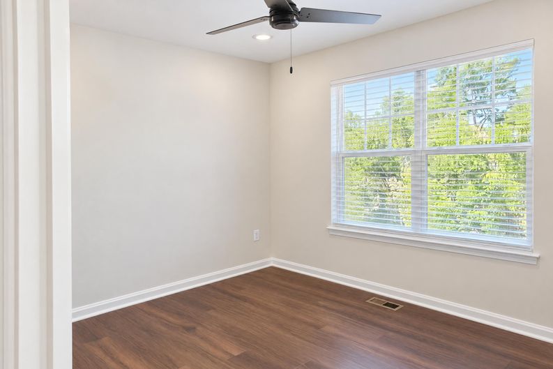 Photo 17 of 39 of 13409 Maymount Dr, Culpeper, VA