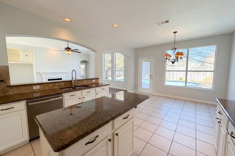 Photo 14 of 34 of 1412 Spring Ridge Ln, Flower Mound, TX