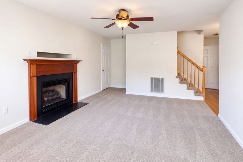 Photo 3 of 22 of 3153 Chartwood Dr, Sandston, VA