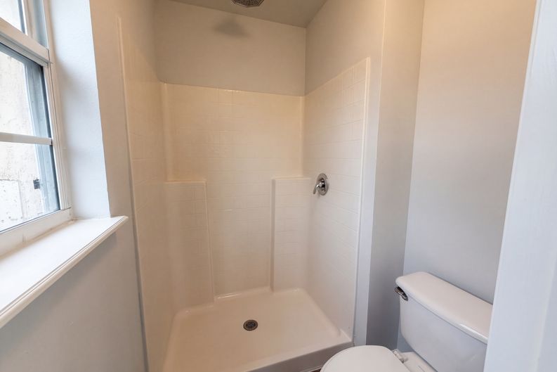 Photo 19 of 34 of 8215 Foxdale Dr, Jacksonville, FL