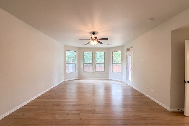 Photo 19 of 39 of 9332 Kaitlyn Ct, Lantana, TX