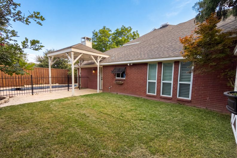 Photo 16 of 18 of 1416 Willow Wood Dr, Carrollton, TX