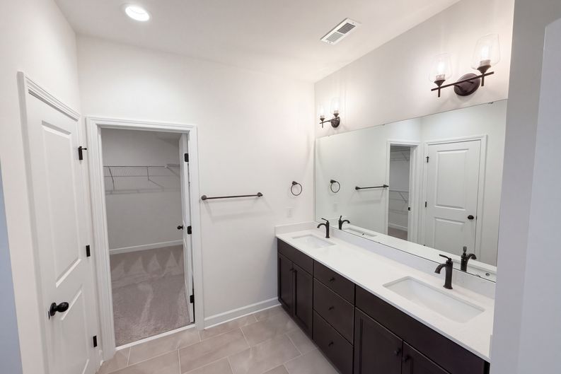 Photo 12 of 35 of 2591 Cornelius Pl NW, Concord, NC