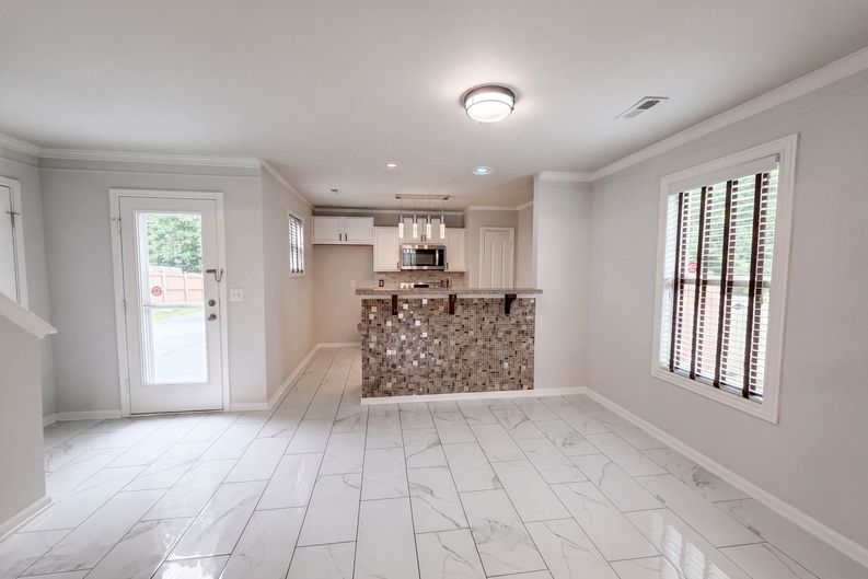 Photo 7 of 21 of 7329 Hidden Creek Dr, Charlotte, NC