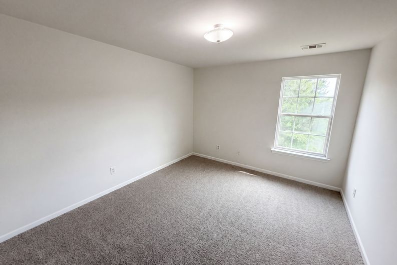 Photo 12 of 21 of 6126 Hickory Lane Dr, Union City, GA