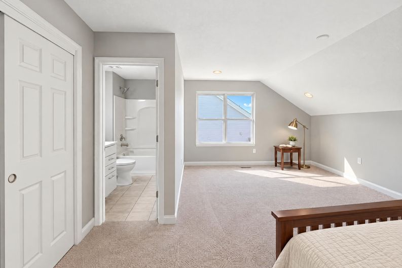 Photo 13 of 23 of 4897 Arena Ct, Liberty Twp, OH