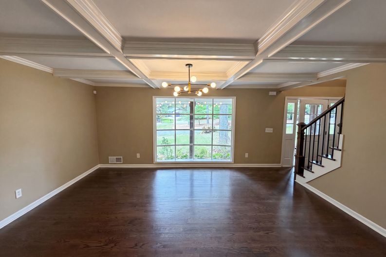 Photo 9 of 38 of 1772 Huntingford Dr, Marietta, GA