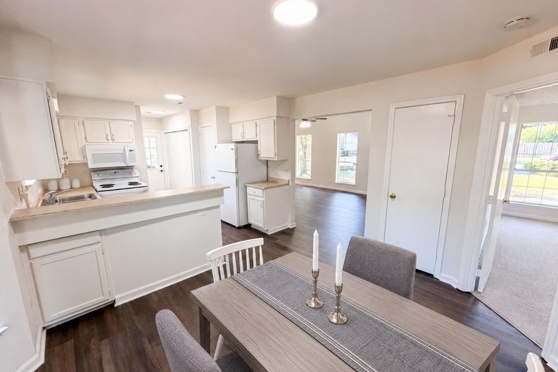 Photo 9 of 24 of 4720 Topsail Ct, Charlotte, NC