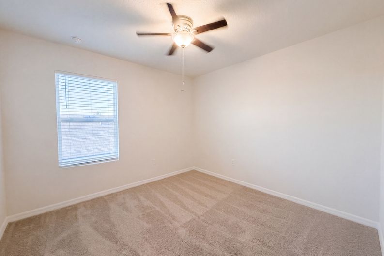Photo 18 of 30 of 16805 Trite Bend St, Wimauma, FL