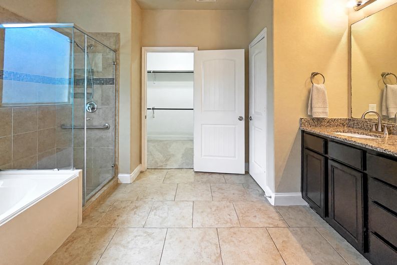 Photo 10 of 27 of 24542 N Denham Ridge Ln, Spring, TX