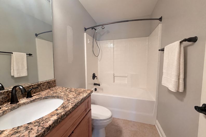 Photo 12 of 19 of 131 Lakeshore Hills Dr, Mooresville, NC