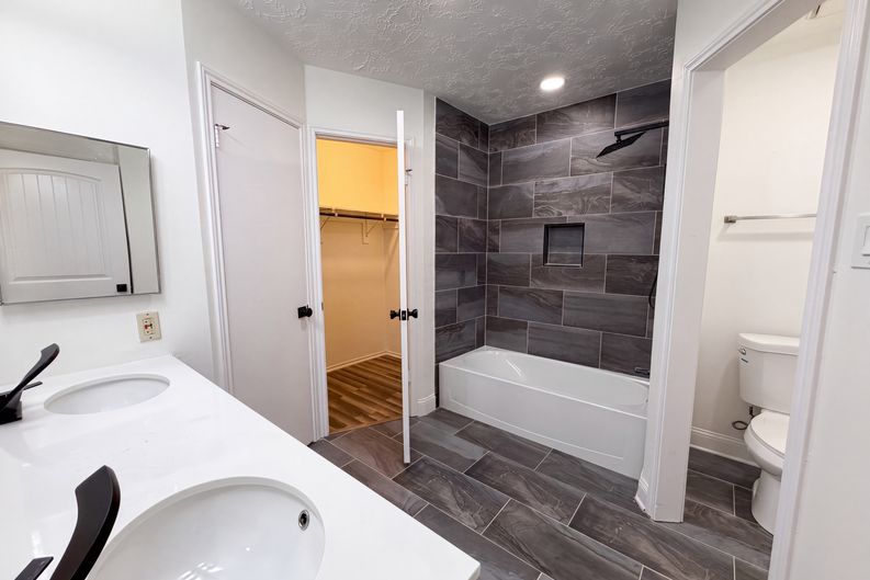 Photo 13 of 17 of 4011 Hunnington Dr, Conroe, TX