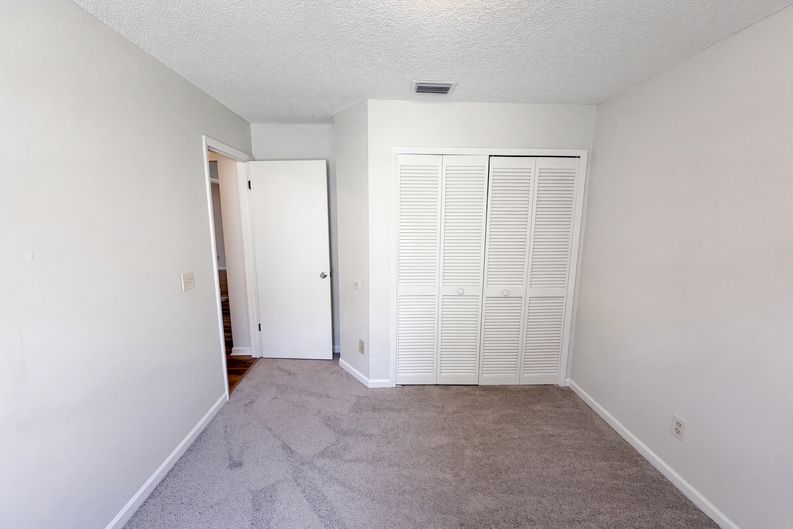 Photo 15 of 25 of 10033 Creekwater Blvd, Orlando, FL