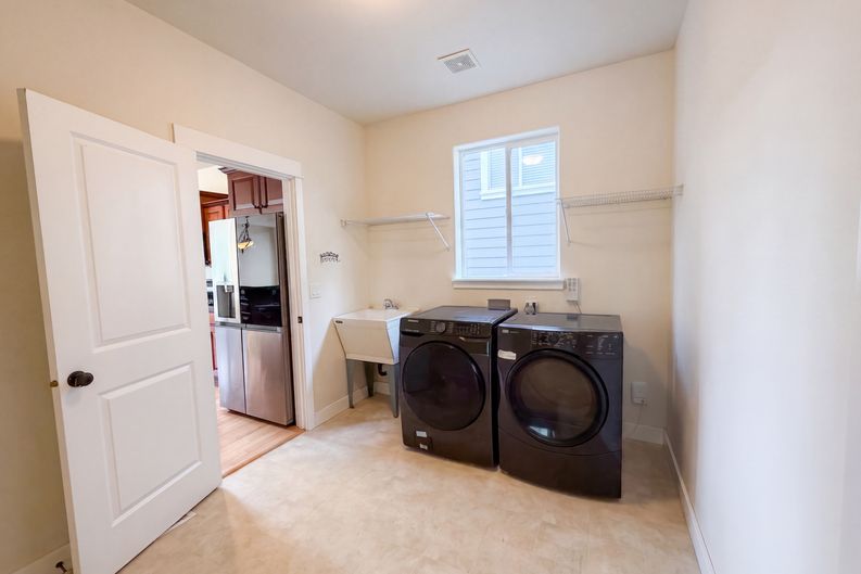 Photo 12 of 32 of 12606 NW Larry Ct, Portland, OR