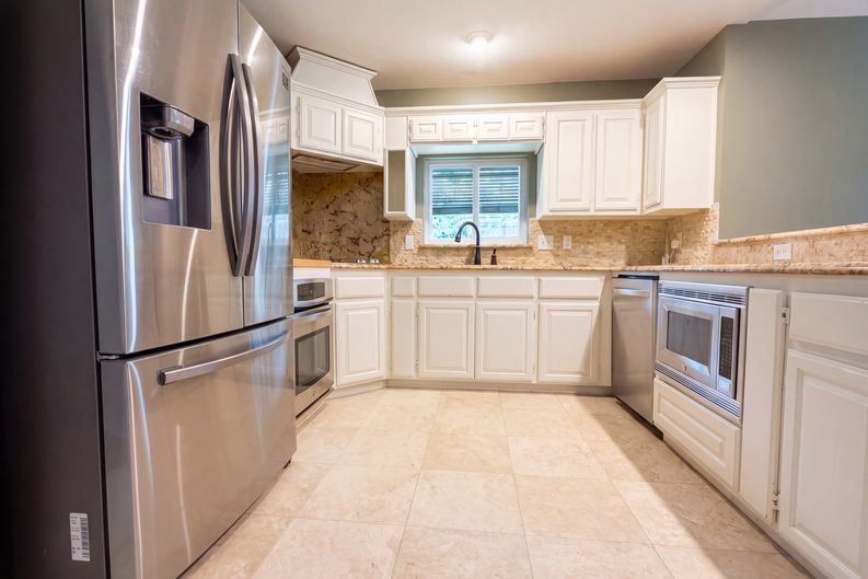 Photo 6 of 18 of 1416 Willow Wood Dr, Carrollton, TX