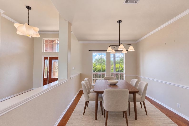 Photo 10 of 32 of 302 Saddletree Ln, Dripping Springs, TX