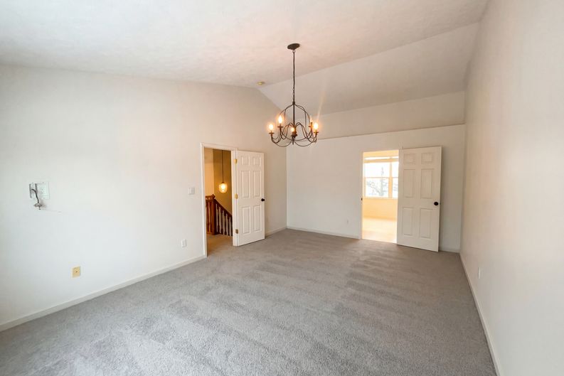Photo 4 of 21 of 5259 Baysdon Cir, Indianapolis, IN