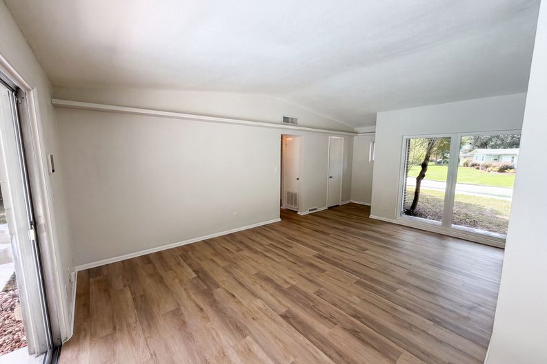Photo 7 of 24 of 4511 Montclair Rd, Orlando, FL