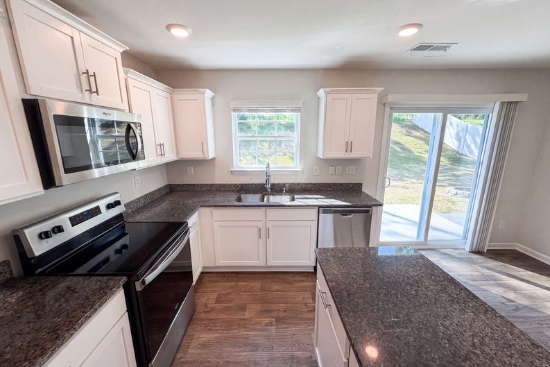 Photo 9 of 26 of 2014 Tarzi Ln, Charlotte, NC