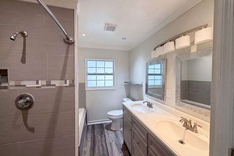 Photo 14 of 18 of 1823 Lori Ln W, Lakeland, FL