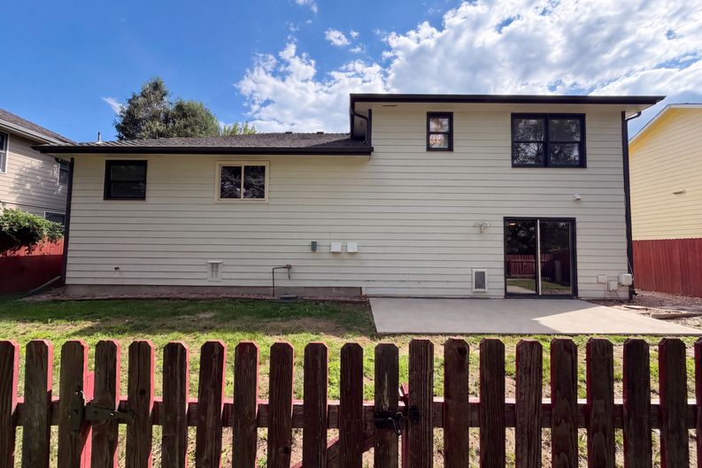 Photo 5 of 39 of 2924 Bow Line Pl, Longmont, CO