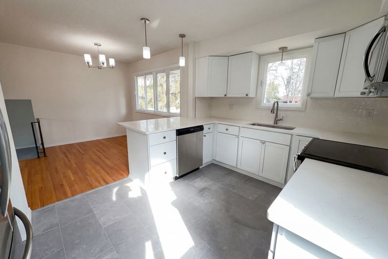 Photo 11 of 25 of 3480 Milton St N, Shoreview, MN