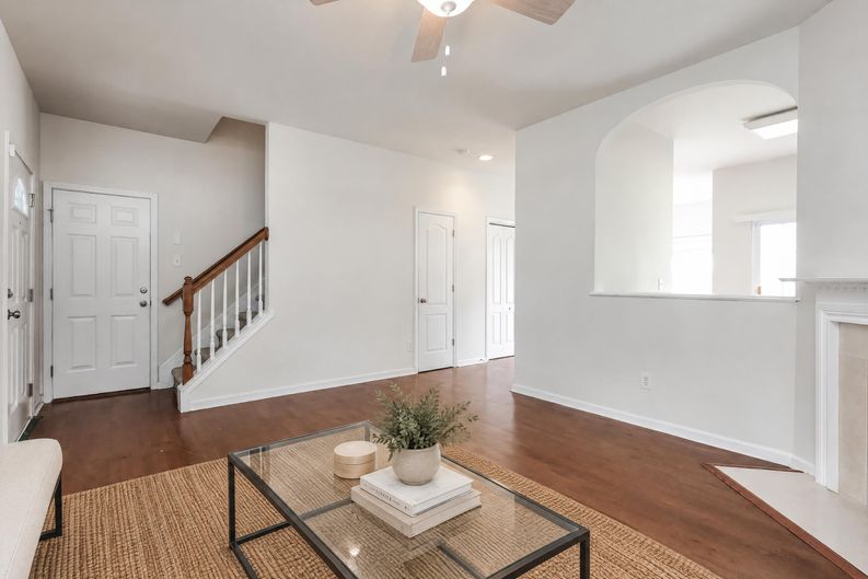 Photo 6 of 22 of 109 Pine Walk Dr, Greenville, SC