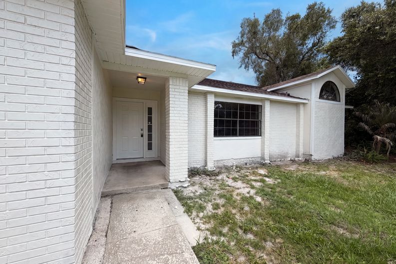 Photo 16 of 18 of 3143 Boxelder St, Deltona, FL